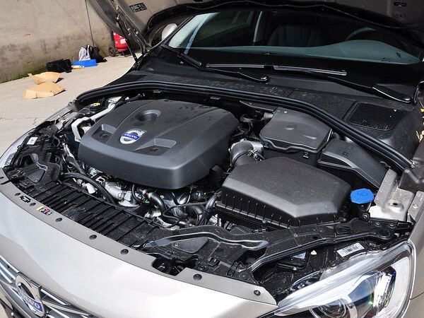 沃尔沃(进口) 2.0T 自动 发动机主体特写