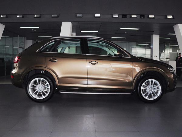 一汽奥迪  35 TFSI 车辆正右侧