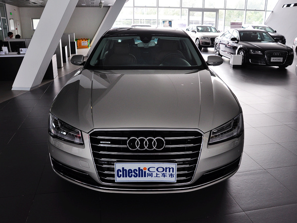 奥迪(进口) 45 TFSI 车头正面视角