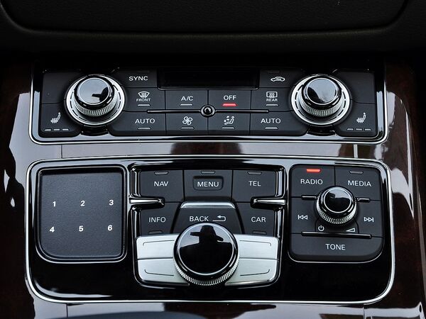 奥迪(进口) 45 TFSI 中控台中央特写