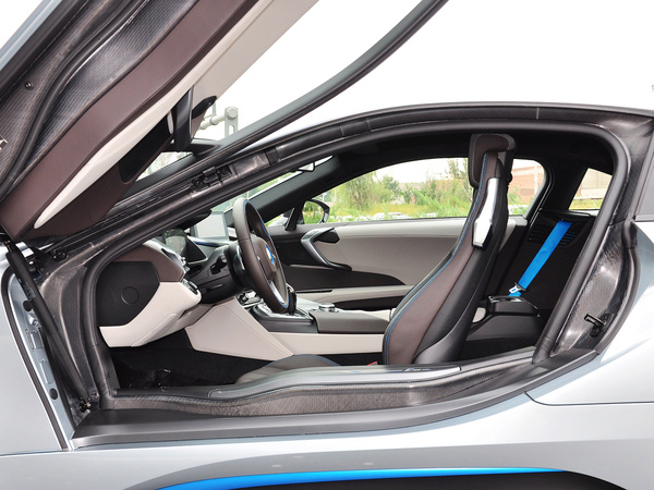 BMW i  1.5T 自动 驾驶席座椅正视图