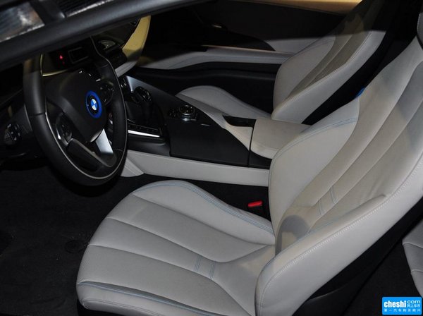BMW i  1.5T 自动 副驾驶座椅正视图