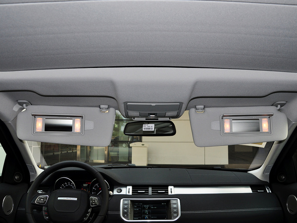 路虎 2.0T 前遮阳板打开