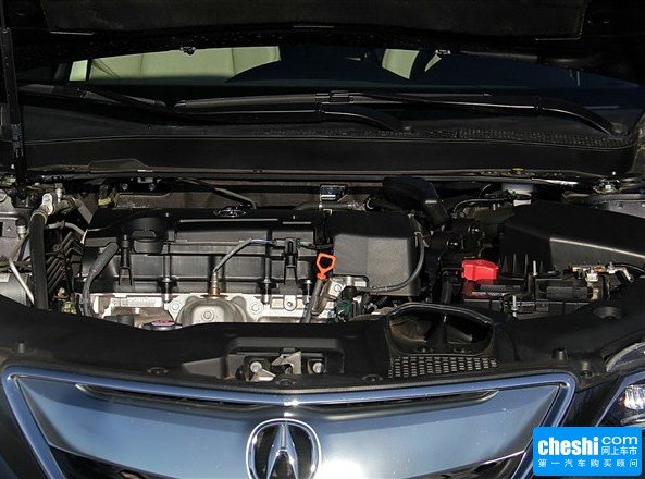 讴歌  2.4L DCT 发动机局部特写