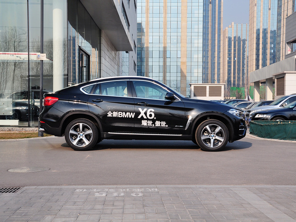 宝马(进口)  xDrive35i 车辆正右侧