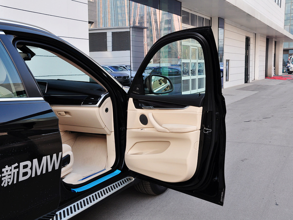 宝马(进口)  xDrive35i 右前车门45度视角