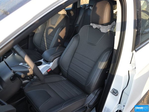 长安福特  1.5L GTDi 驾驶席座椅正视图