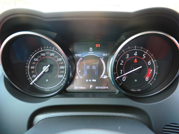 捷豹  3.0T 仪表盘