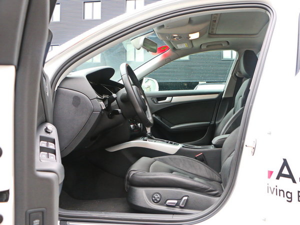 一汽奥迪  45 TFSI quattro 驾驶席座椅正视图