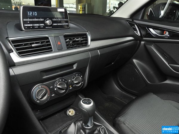 长安马自达  三厢1.5L 中控台左侧