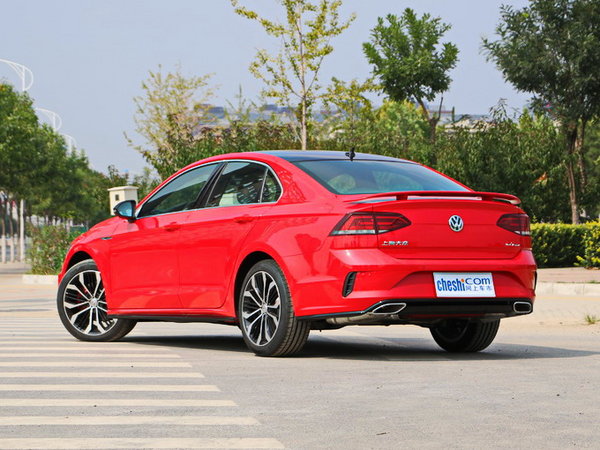 上汽大众 2.0T 左后正45度