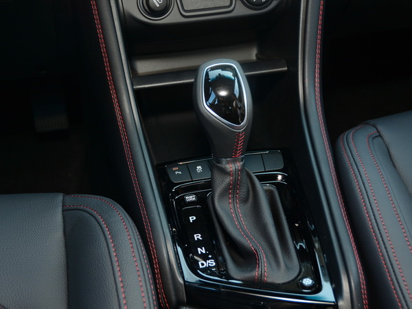 江淮汽車(chē)  1.6L 換擋桿