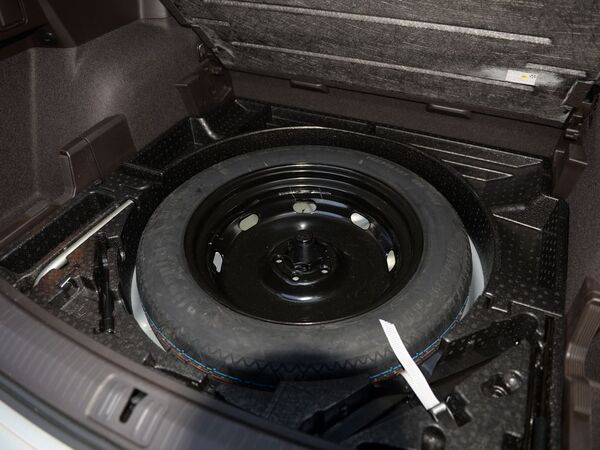 上汽大众  330TSI 备胎整体