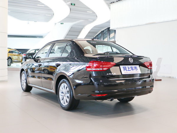 上汽大众  1.6L 左后正45度