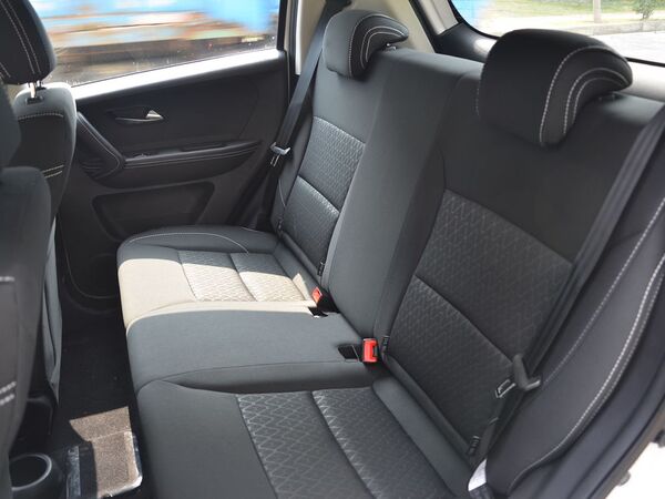 江淮汽车  iEV6E 第二排座椅