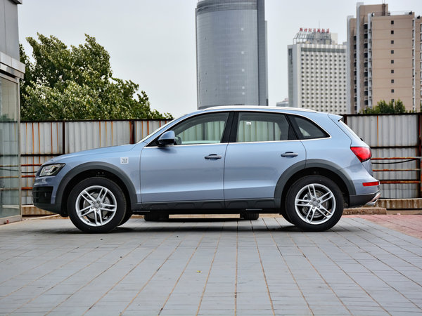 一汽奥迪  Plus 40 TFSI 正左侧