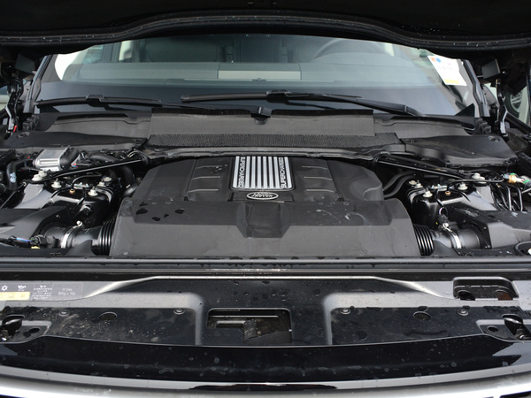 路虎 5.0 V8 SVX 发动机