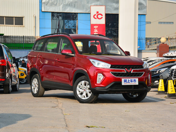 上汽通用五菱  1.5T 右前正45度