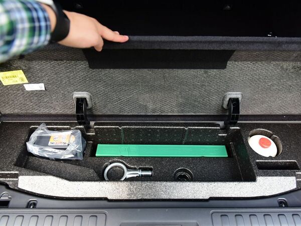 路虎   随车工具