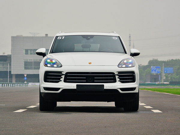 保时捷   Cayenne S 正前