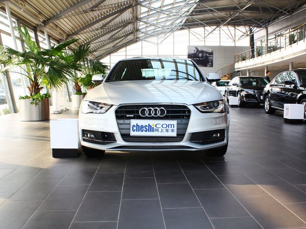 一汽奥迪 40TFSI DCT 车头正面视角