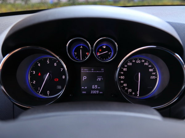长安乘用车 1.6l 仪表盘