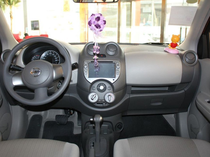 东风日产  1.5L 自动 大中控全景