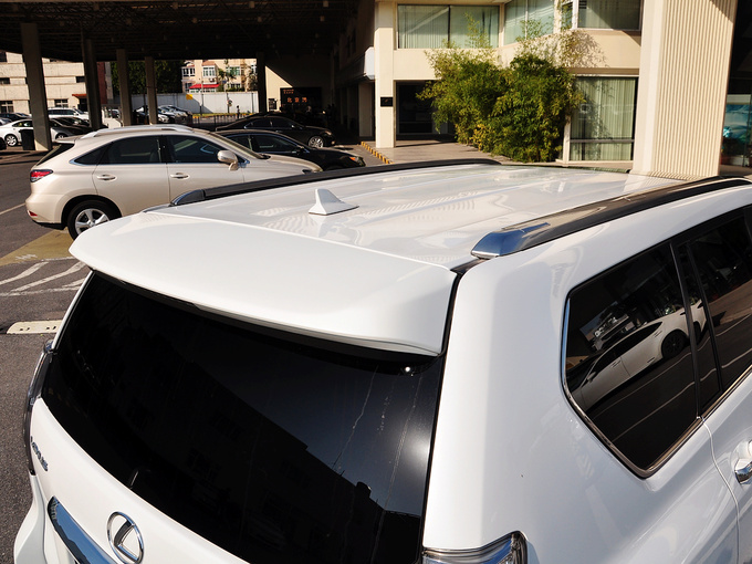 雷克萨斯 400 车顶后部