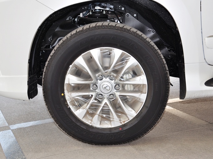 雷克萨斯 400 左前轮