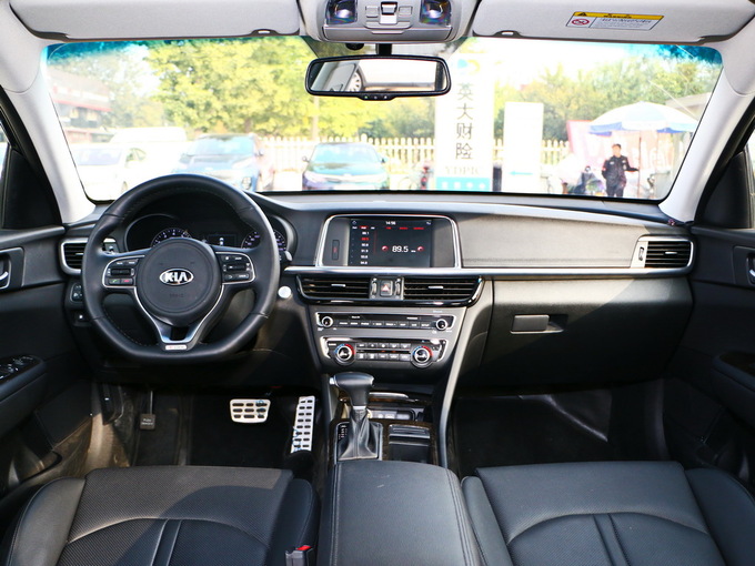 东风悦达起亚  1.6T 自动 大中控全景