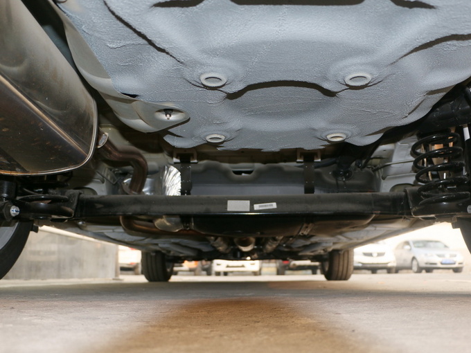 宝骏汽车  1.5L 底盘