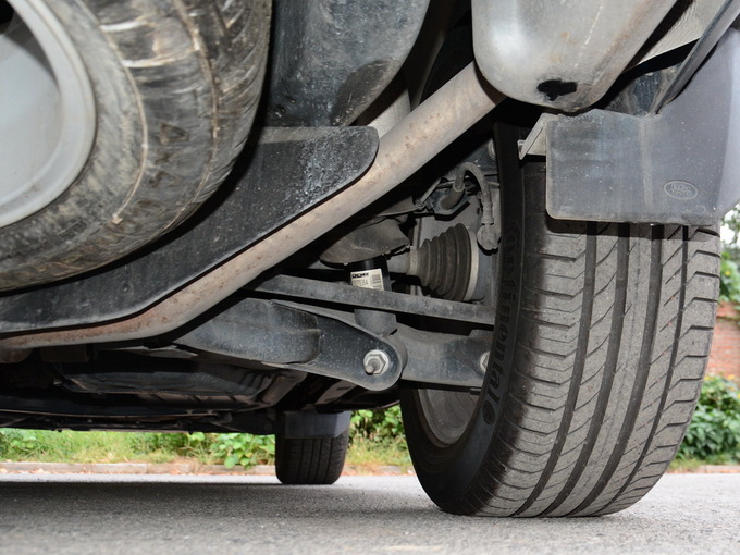 路虎  3.0 右后悬架