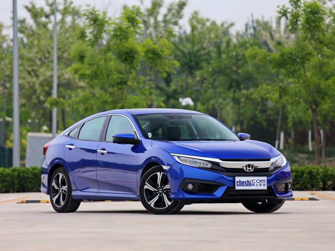 东风本田  220TURBO 右前正45度