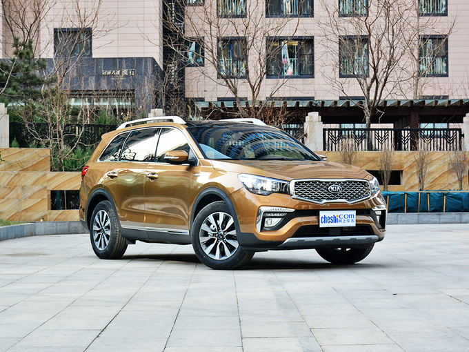 东风悦达起亚 2.0T 右前正45度