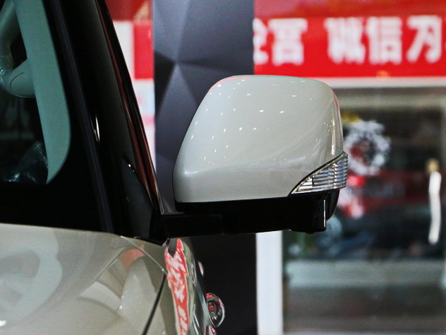 日产(进口)  5.6L 左侧后视镜