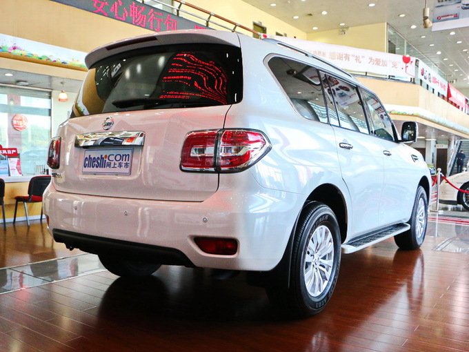 日产(进口)  5.6L 右后正45度