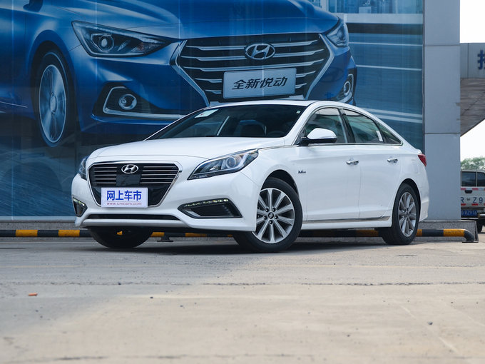 北京现代  1.6T 左前正45度