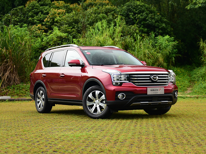 广汽传祺 320T 右前正45度