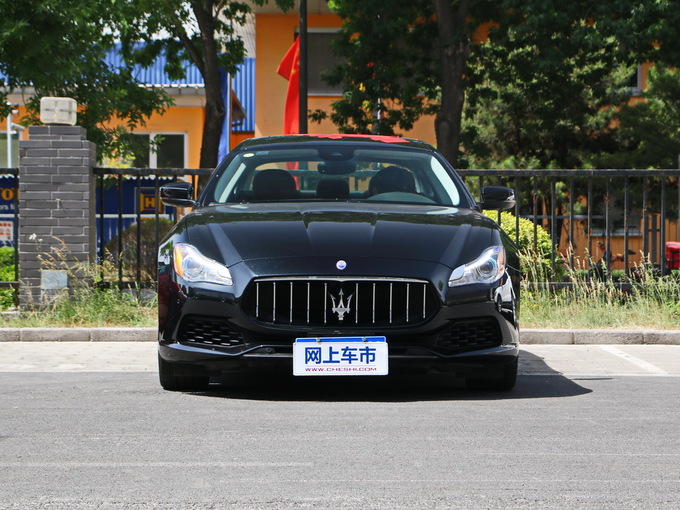 玛莎拉蒂  3.0T 正前