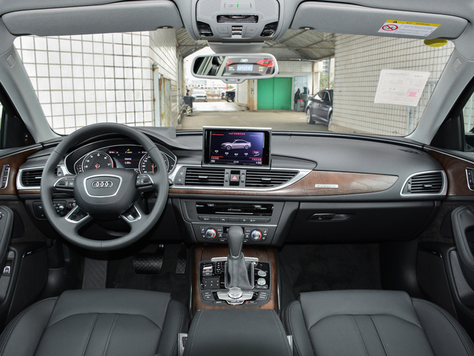 一汽奥迪  30周年纪念版 50 TFSI quattro 大中控全景