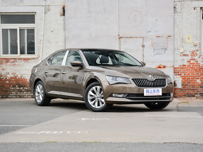 斯柯达  TSI280 右前正45度