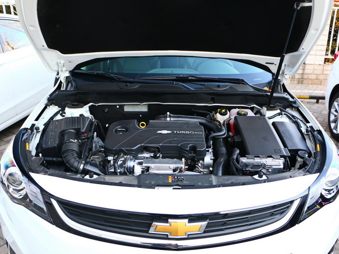 雪佛兰  550T 发动机舱