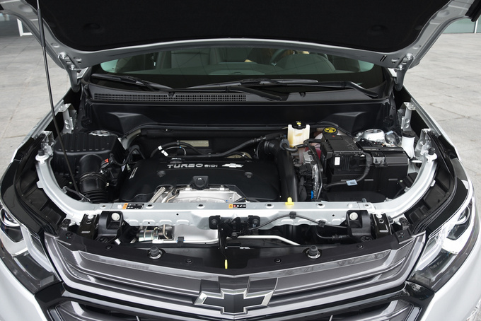 雪佛兰 RS 550T 发动机舱