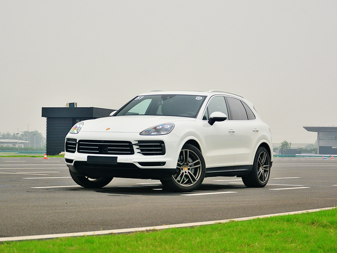 保时捷  Cayenne S 左前正45度
