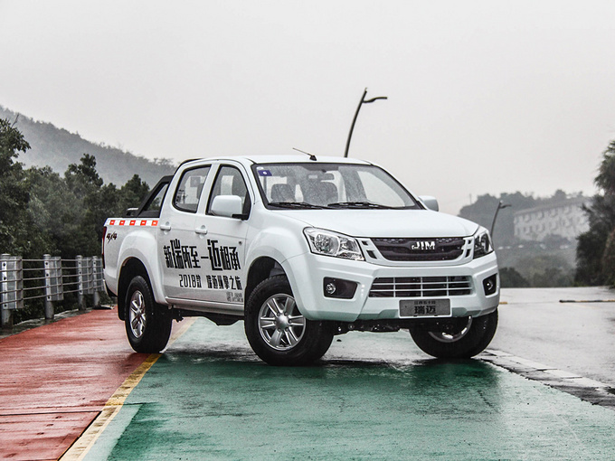 江西五十铃  2.5T 右前正45度