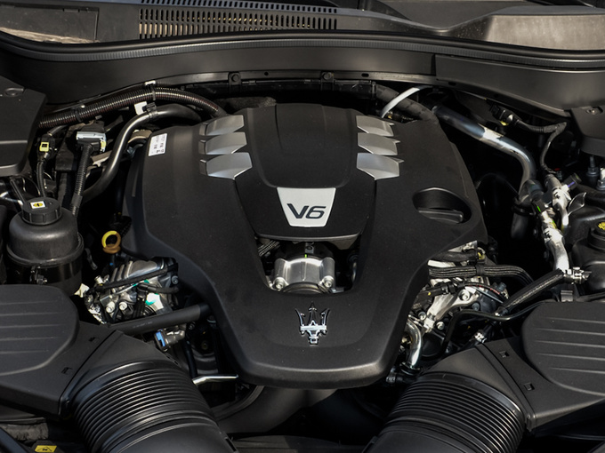 玛莎拉蒂  3.0T 350Hp 发动机