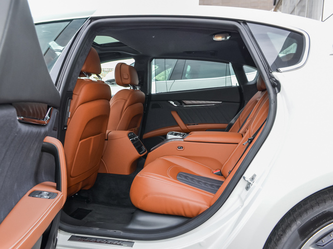 玛莎拉蒂  3.0T 430Hp 第二排空间