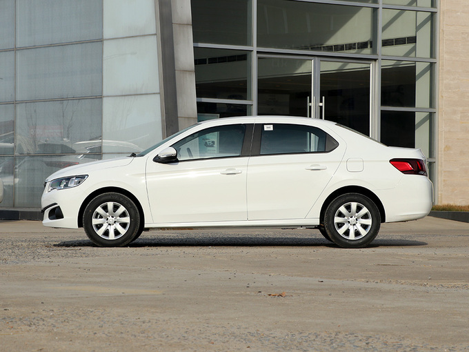 东风标致 1.6L 正左侧