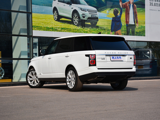 路虎  3.0 V6 SC Vogue SE 左后正45度