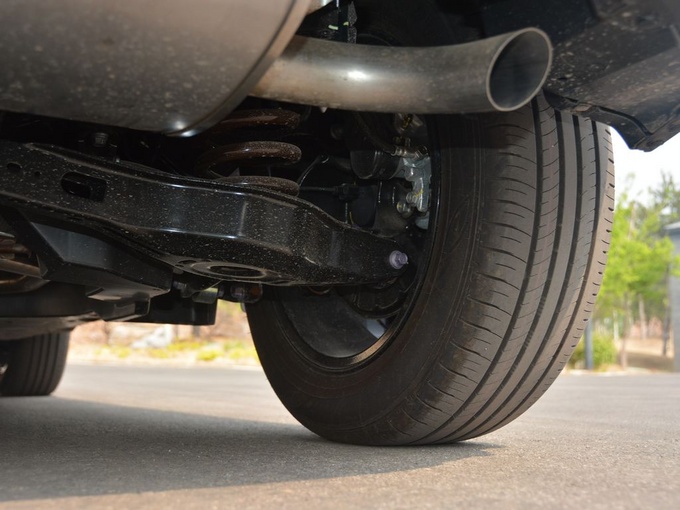 一汽丰田  2.0L 右后悬架